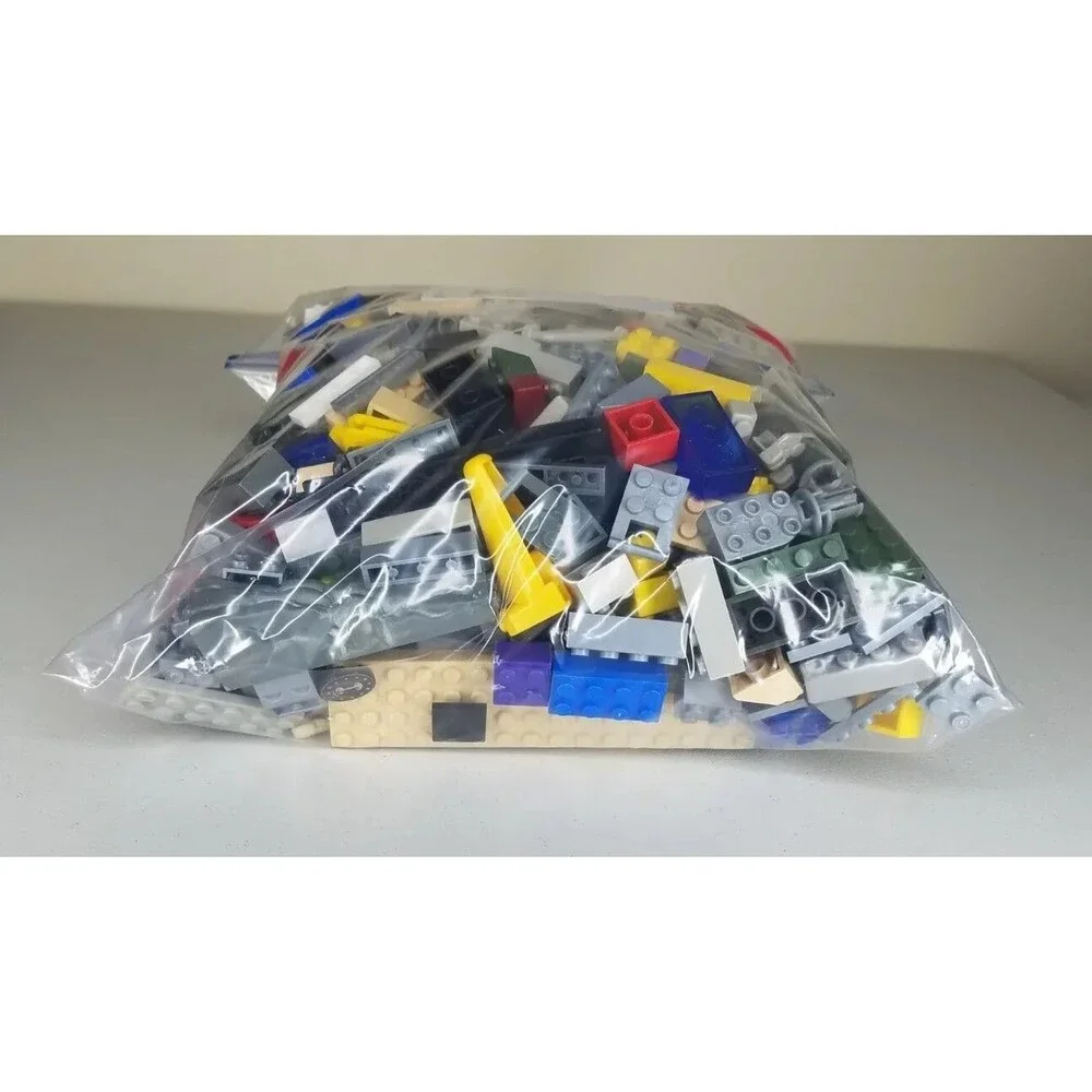 2.7 Lb Lot of Random Mega Bloks Halo Dragons Pieces, Minifigure Parts, and Kinex